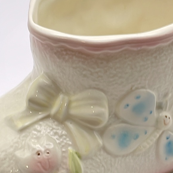 Vintage, Japan, ceramic baby shoe planter,  anthropomorphic flowers/butterfly:)) - Picture 7 of 13